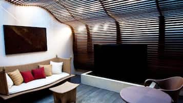 Hot tub, body treatments, mud baths, hot stone massages