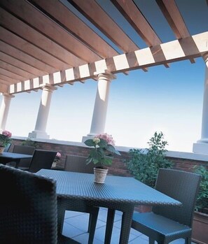 Terrace/patio - The Alluvian (Greenwood)
