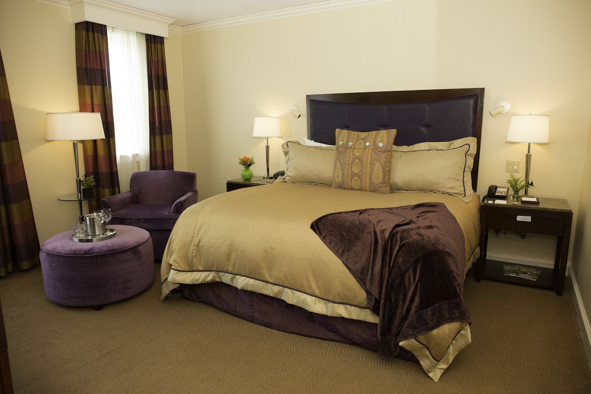 Ropa de cama de alta calidad y minibar