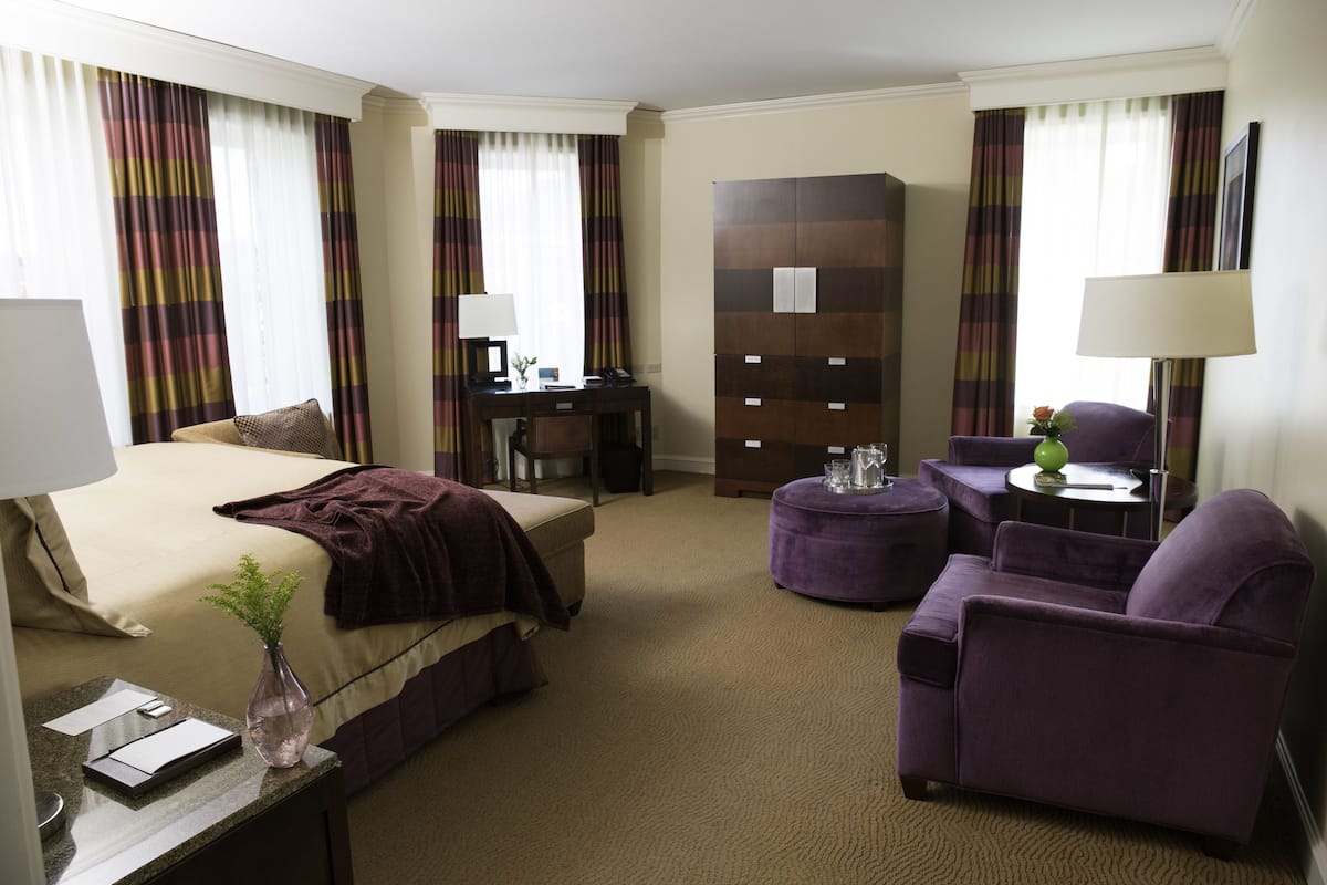 Ropa de cama de alta calidad y minibar