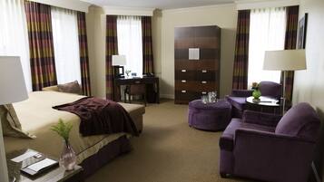 Phòng Cao cấp, 1 giường cỡ king | Bộ đồ giường cao cấp, minibar, két bảo mật tại phòng, bàn