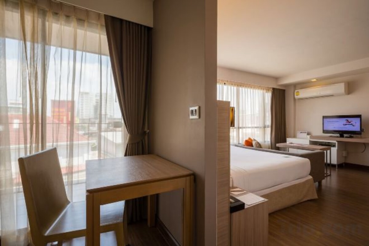 Premium bedding, pillow-top beds, in-room safe, desk
