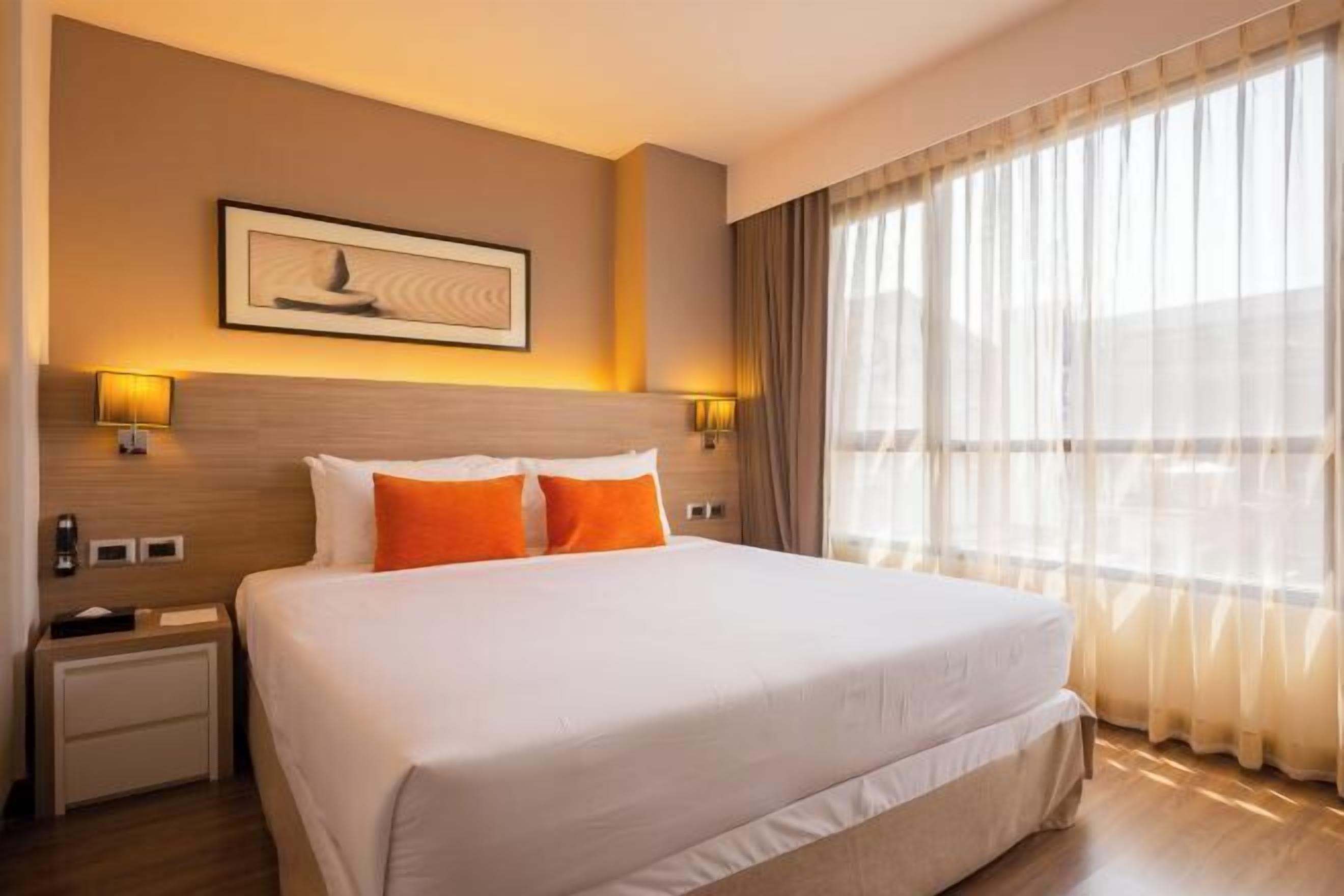 In-room safe, desk, iron/ironing board, free WiFi