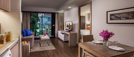 In-room safe, desk, iron/ironing board, free WiFi