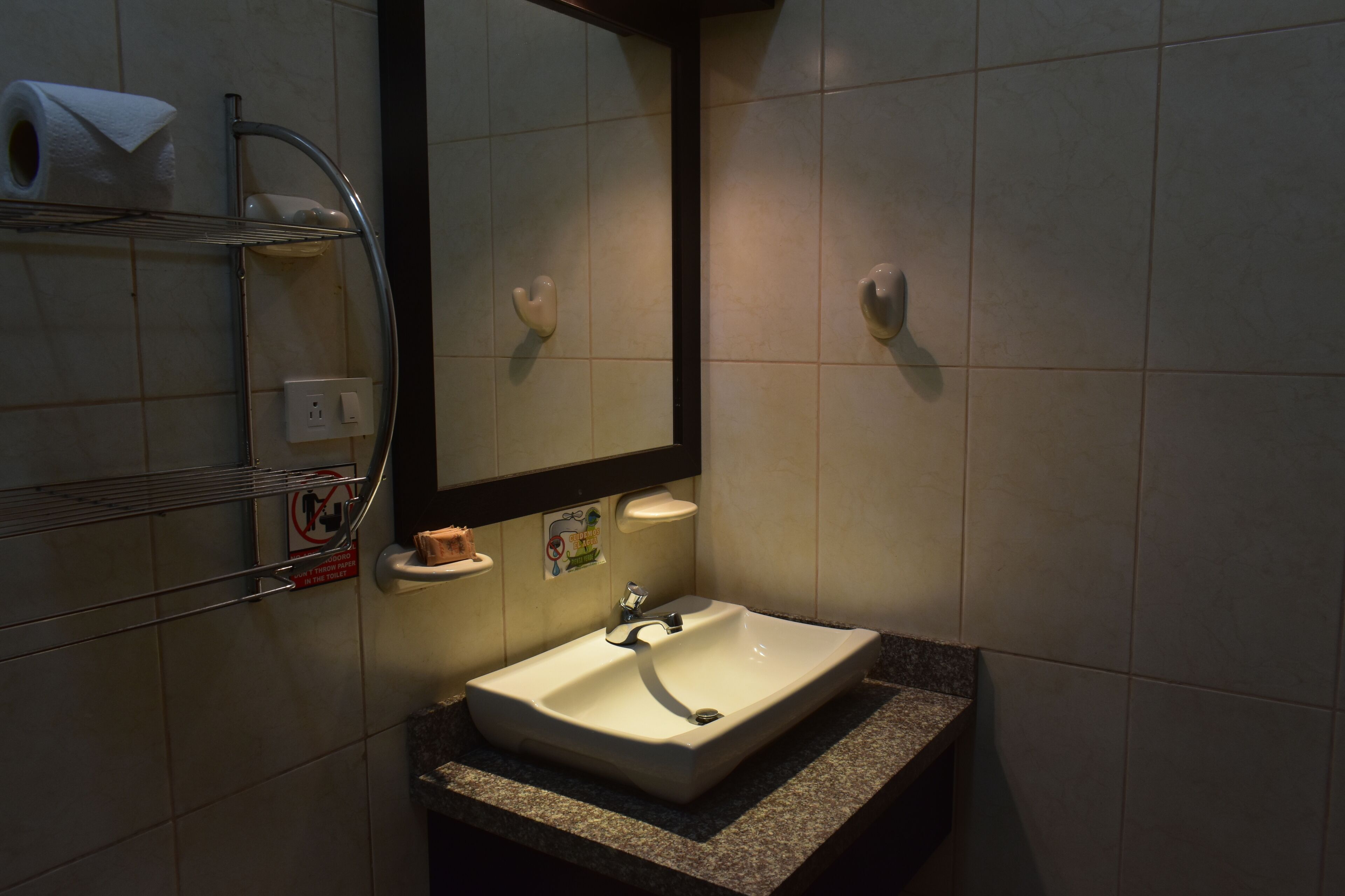 economy twin room | bathroom sink