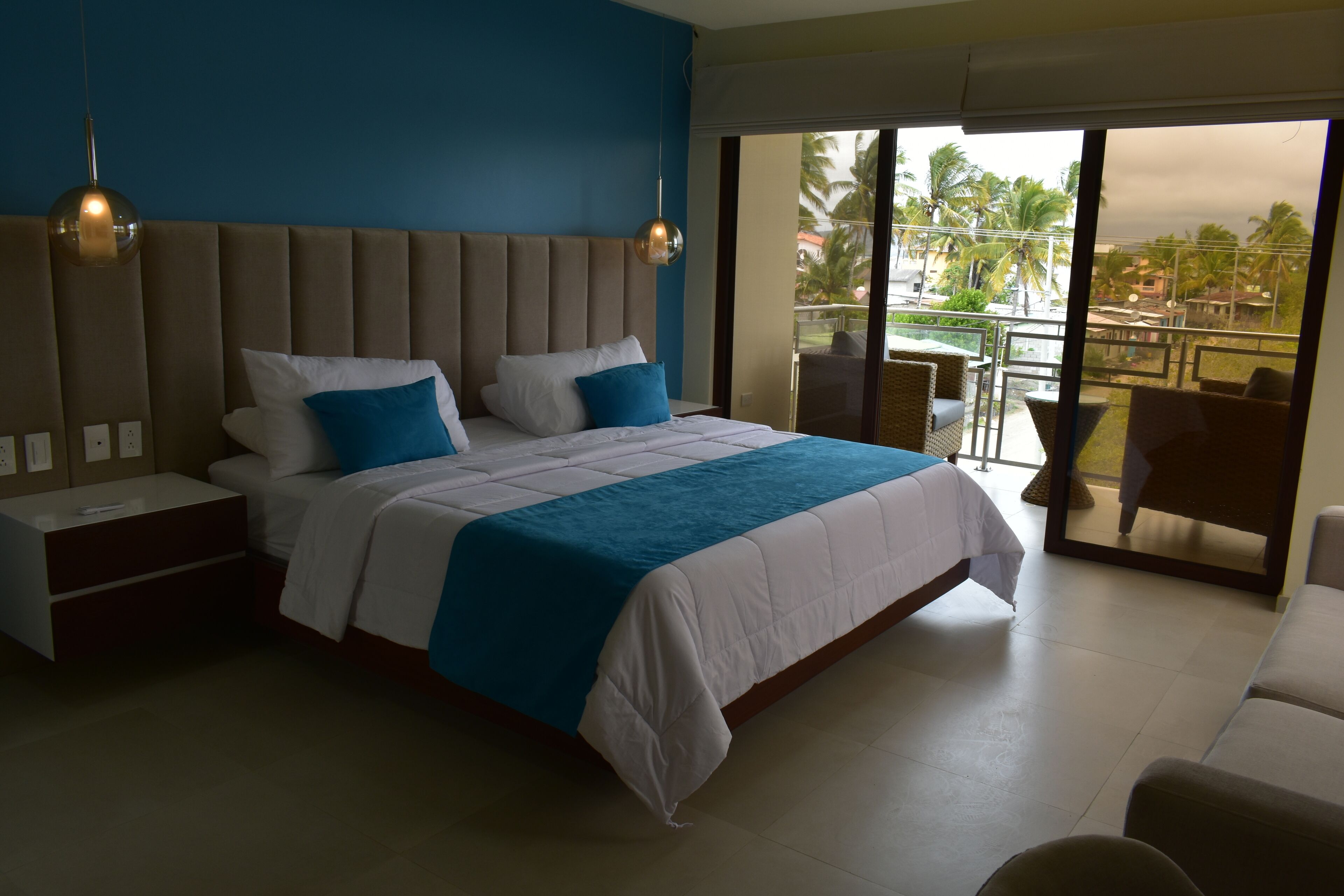 superior room, 1 king bed, lake view | bed sheets