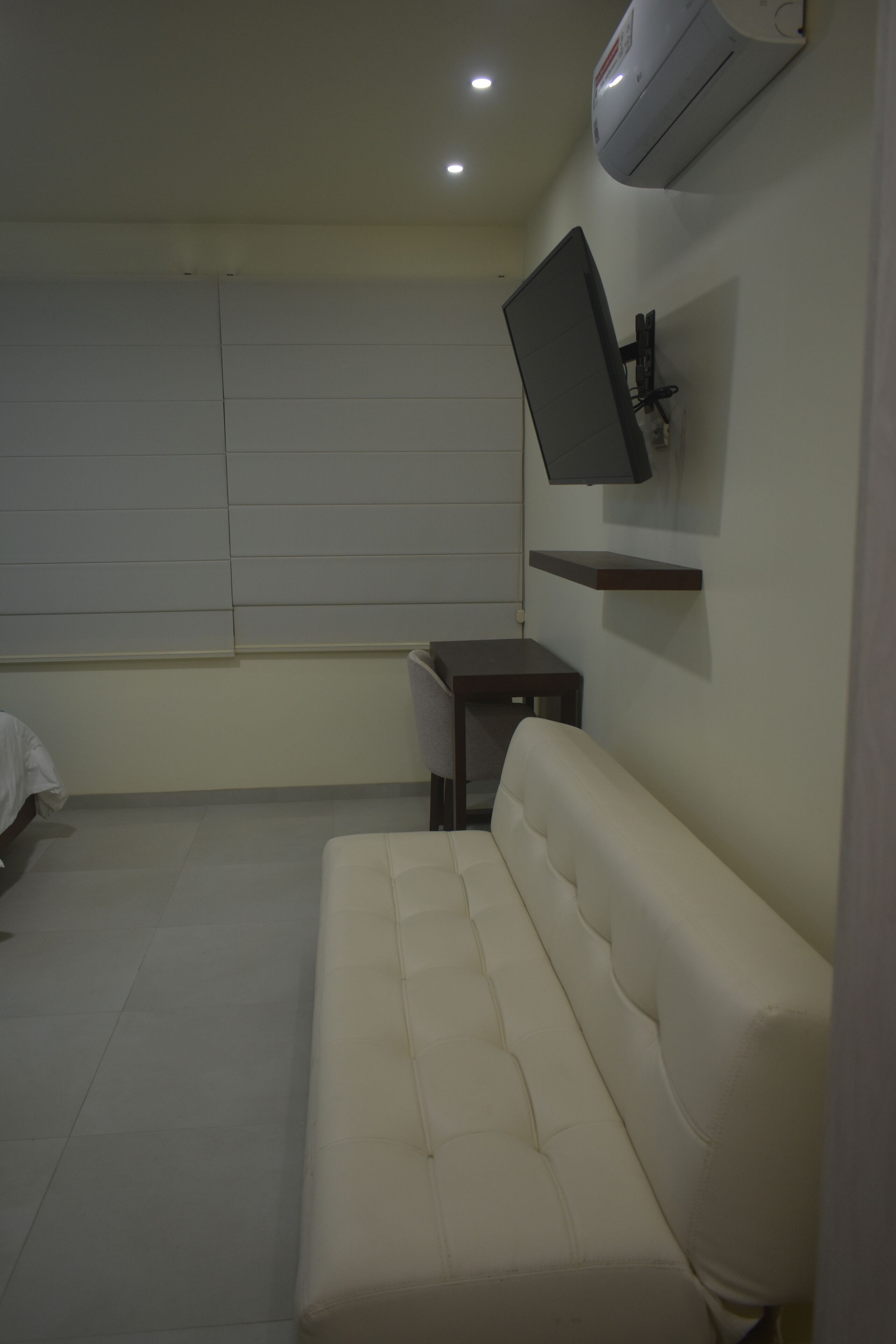 superior twin room | bed sheets