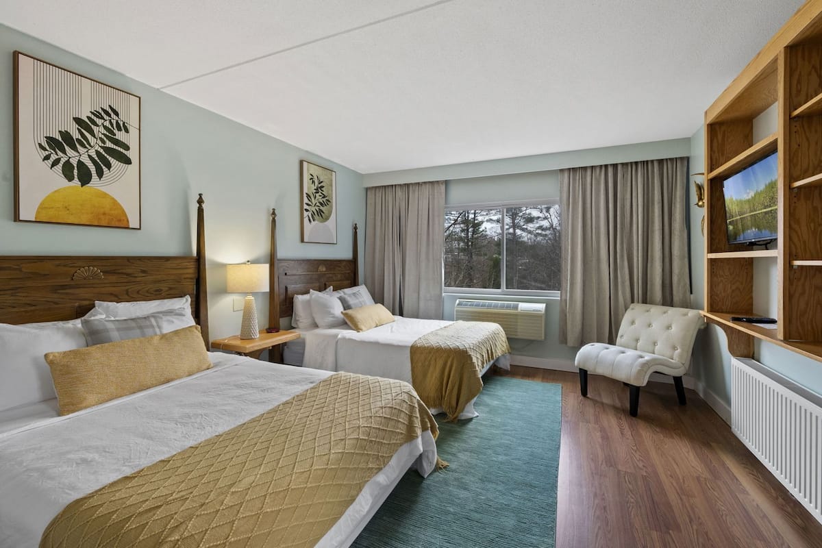 Free WiFi, bed sheets