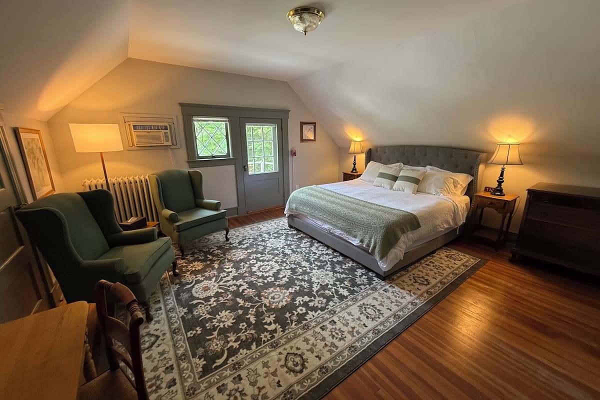 Royal-Zimmer | 1 Schlafzimmer, kostenloses WLAN, Bettwäsche
