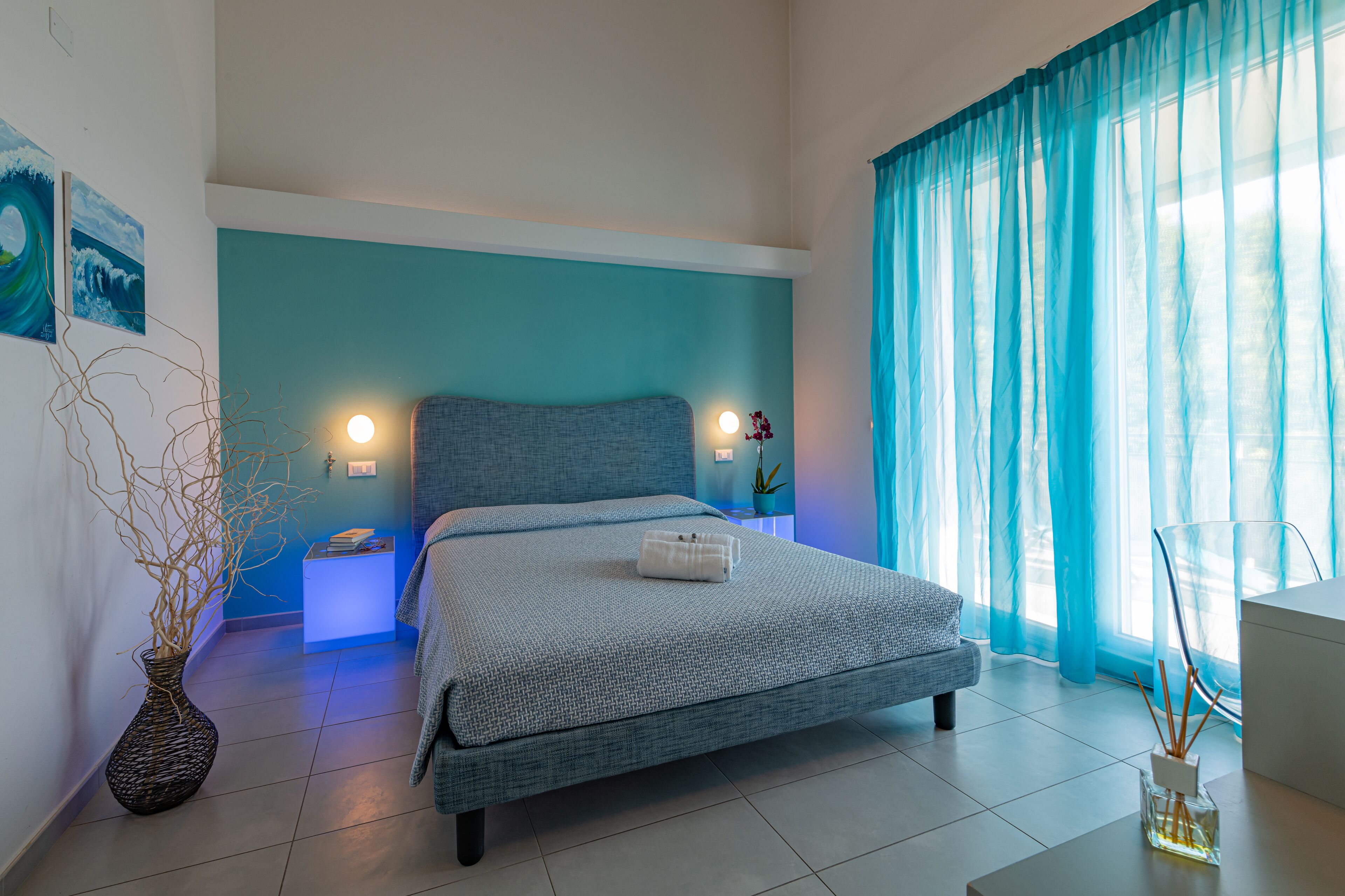 Pillowtop-bedden, individueel gedecoreerd, individueel gemeubileerd