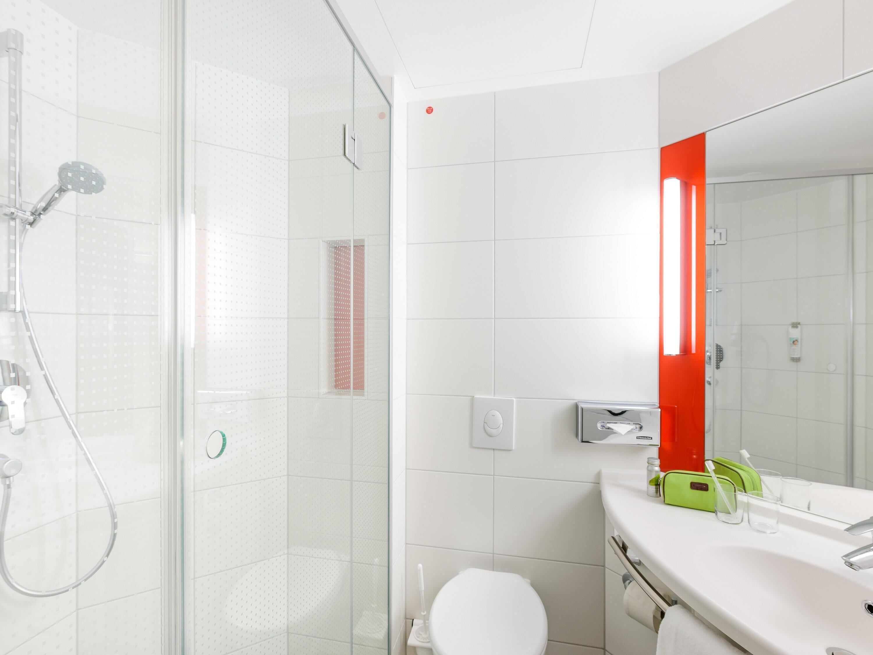 Ropa de cama hipoalergénica y escritorio