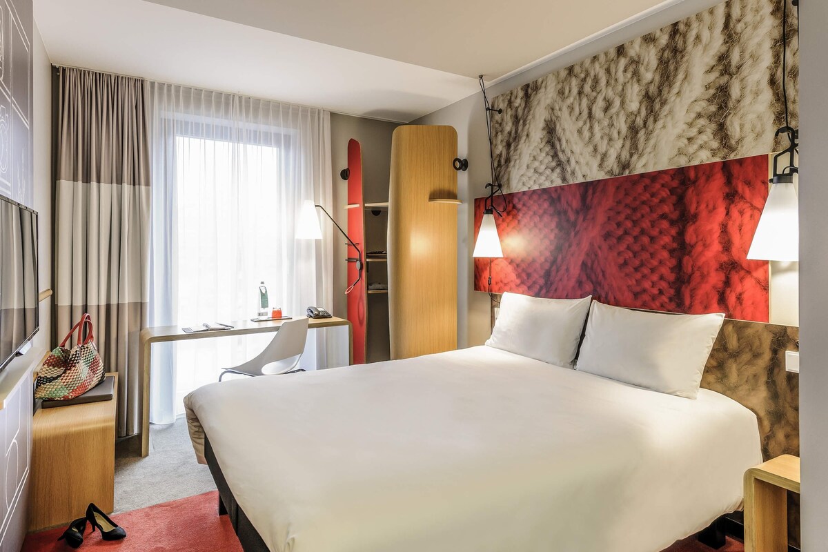 Room, 1 Double Bed (New Sleep Easy Concept) | Hypo-allergenic bedding available, desk, laptop workspace