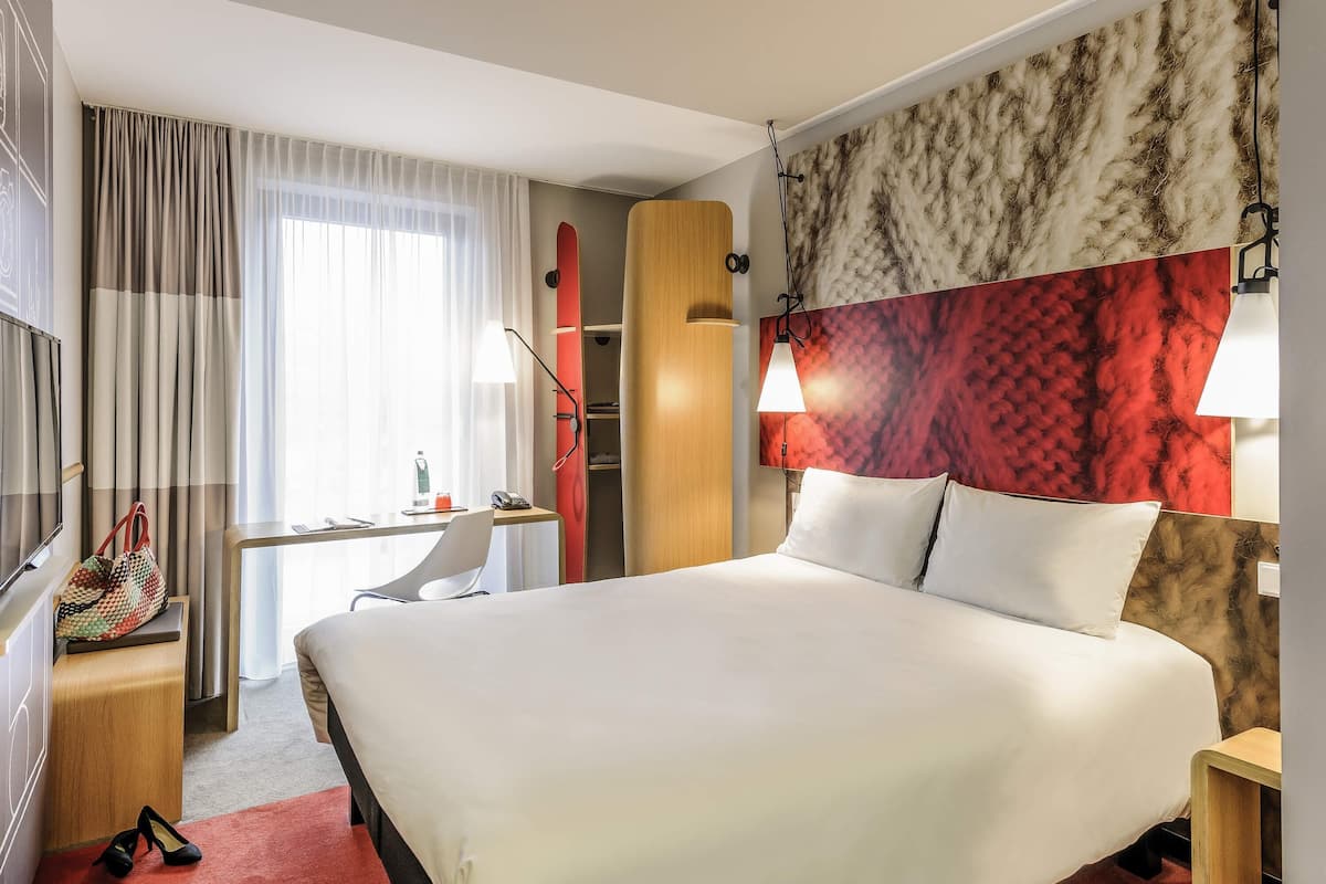 Room, 1 Double Bed (New Sleep Easy Concept) | Hypo-allergenic bedding available, desk, laptop workspace