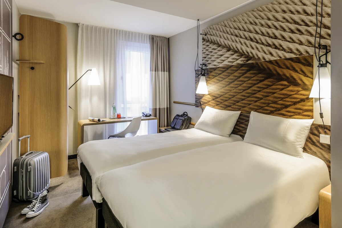 Room, 2 Twin Beds | Hypo-allergenic bedding available, desk, laptop workspace