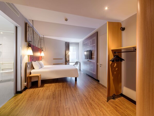 Ropa de cama hipoalergénica y escritorio