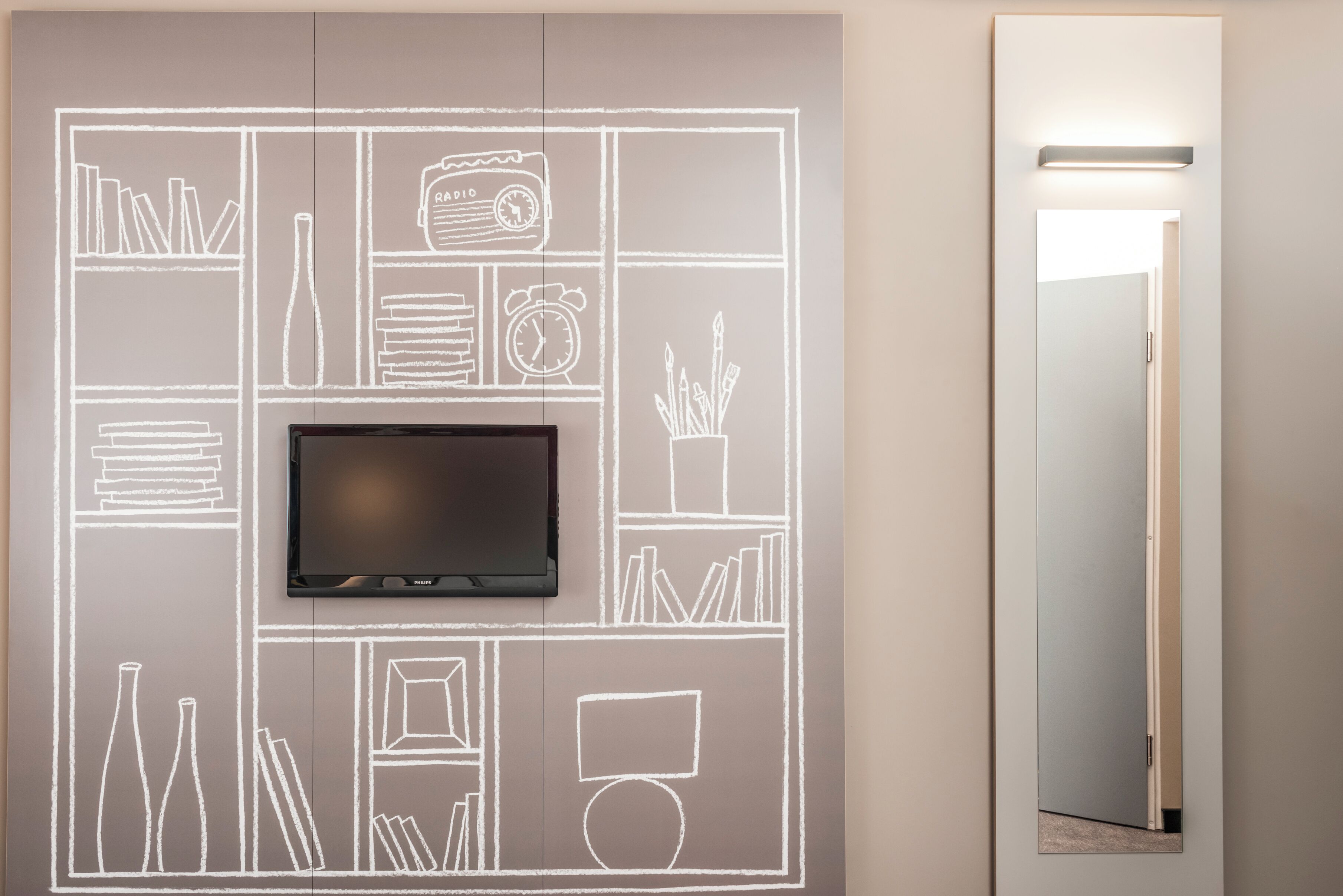 ملاءات للفراش لا تسبب الحساسية ومكتب ومساحة عمل للكمبيوتر المحمول