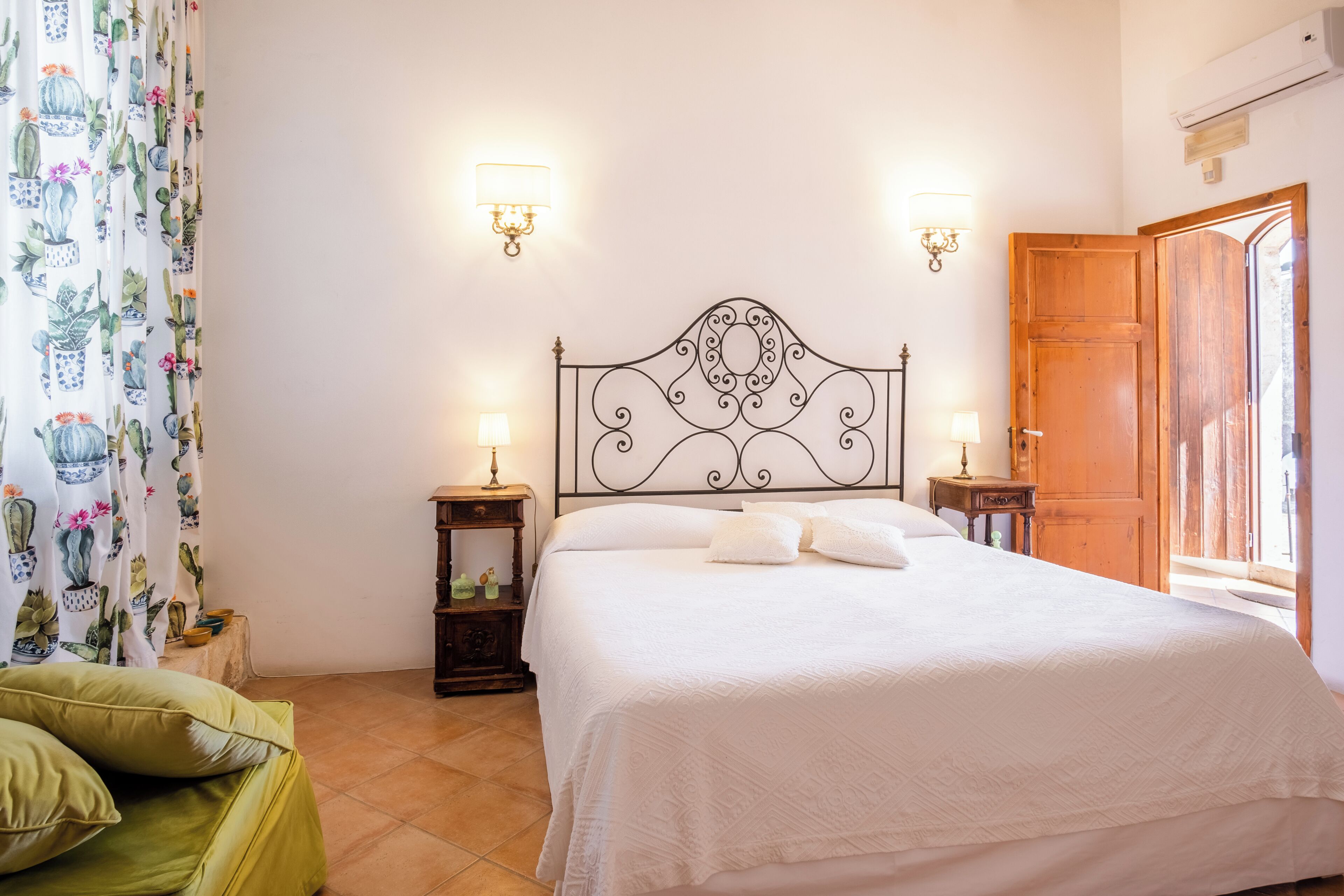 Habitación doble estándar, torre | 1 habitación, ropa de cama de alta calidad y cortinas blackout 