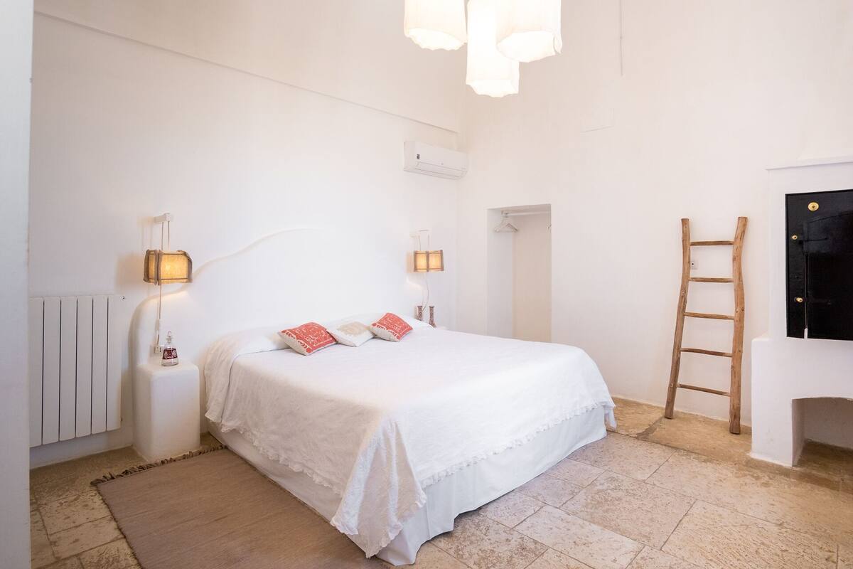 Habitación clásica doble, en una planta alta | 1 dormitorio, cortinas opacas, sistema de insonorización y wifi gratis