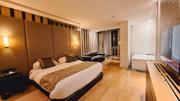 Junior Suite, 1 King Bed, Hot Tub, Sea View | 2 bedrooms, Egyptian cotton sheets, premium bedding, pillow-top beds