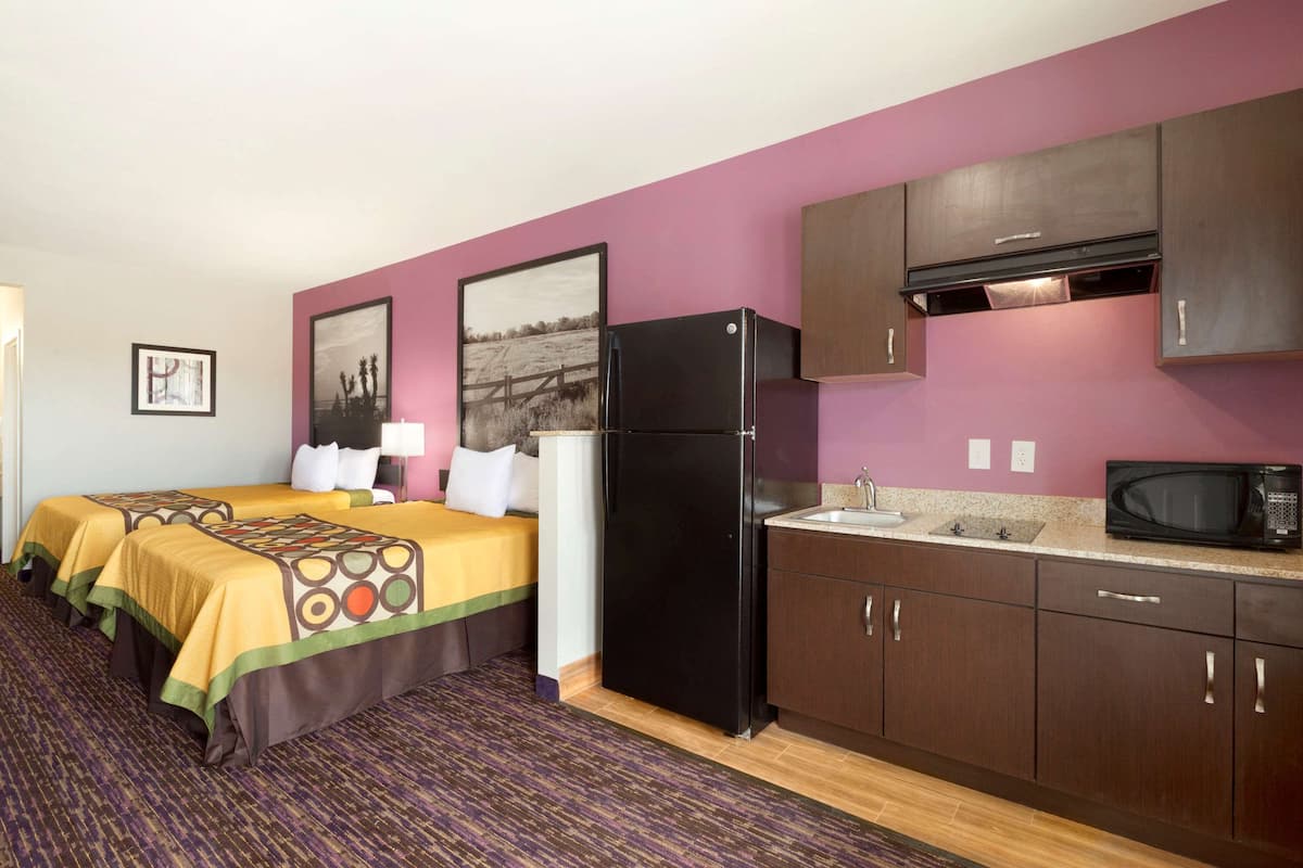 Room, 1 Queen Bed, Non Smoking (Efficiency)