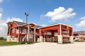 Exterior - Super 8 by Wyndham Carrizo Springs (Carrizo Springs)