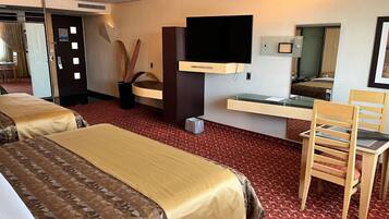 Quarto casal clássico | 1 quarto, cofres nos quartos, escrivaninha