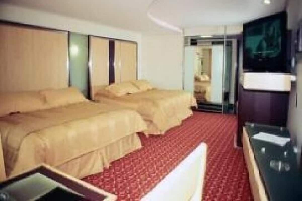 1 bedroom, in-room safe, desk, iron/ironing board