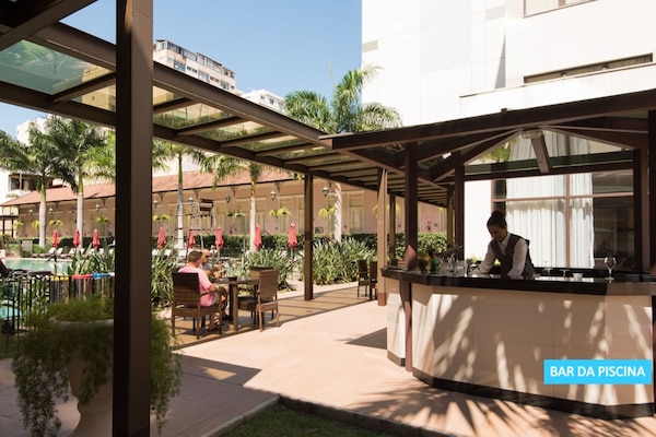 Poolside bar