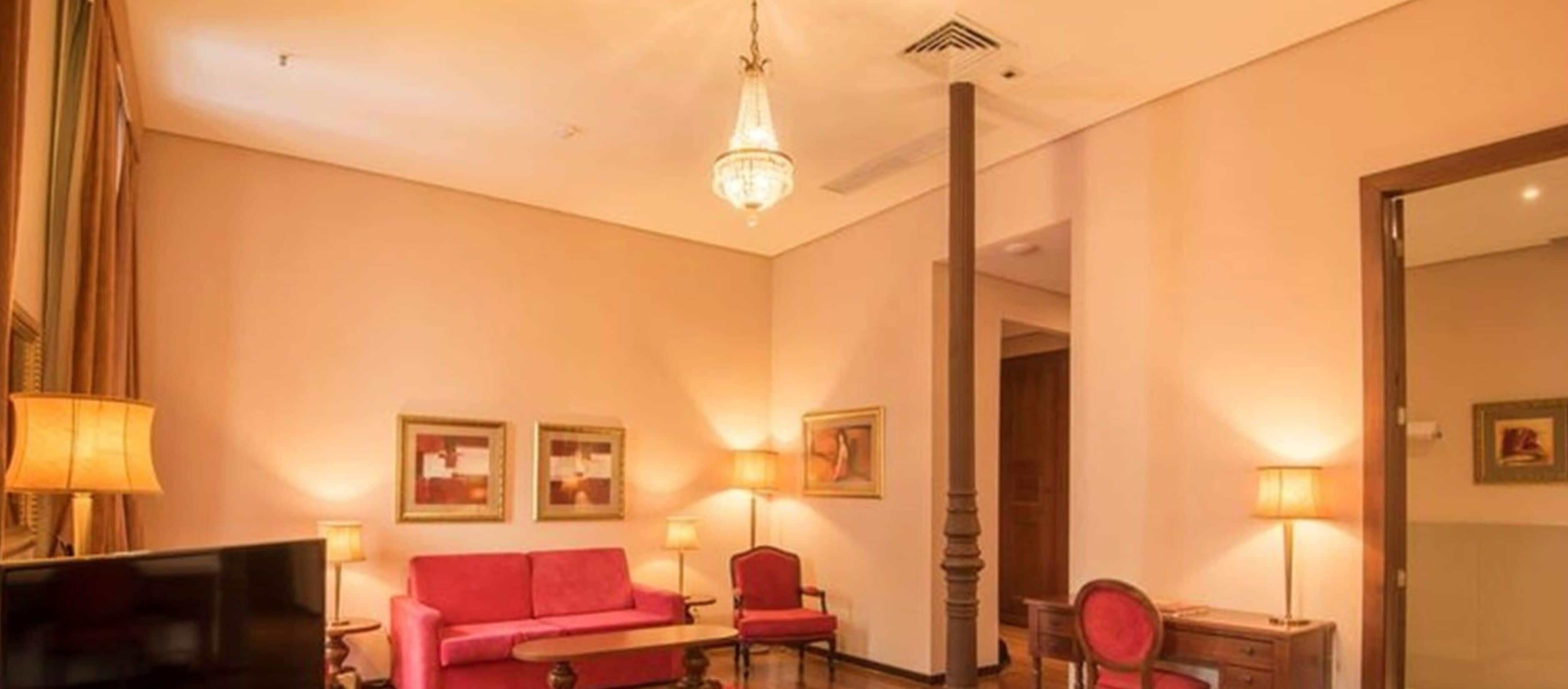 collection suíte junior | 1 bedroom, minibar, in-room safe, individually decorated