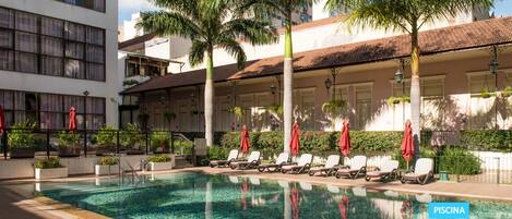 屋外プール、サンラウンジャー