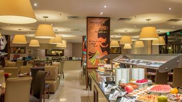 Free daily buffet breakfast