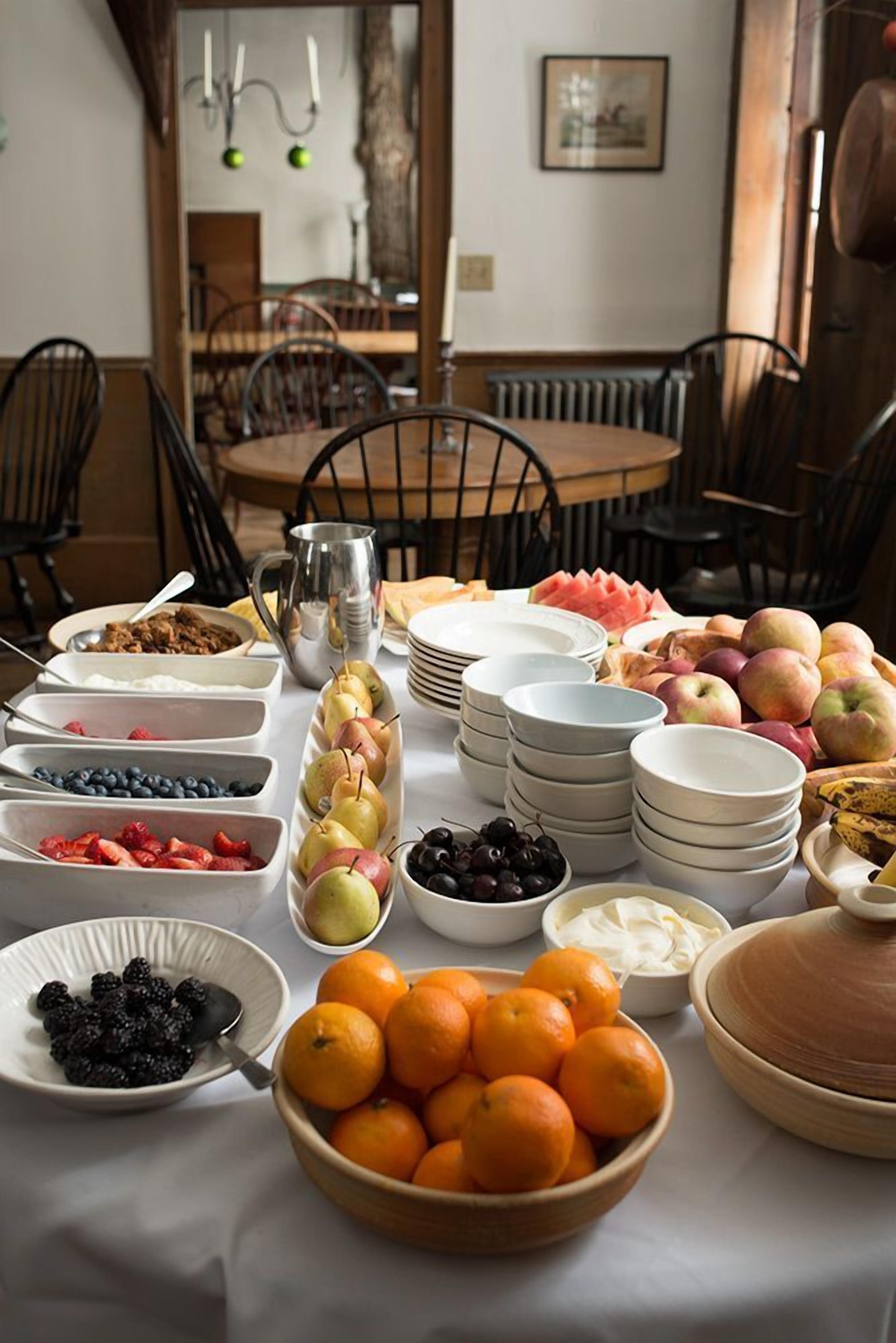 Free daily continental breakfast 