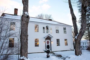 Front of property - The Old Inn On The Green (Great Barrington)