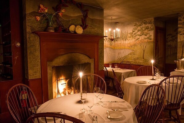 Breakfast, lunch, dinner served; American cuisine - The Old Inn On The Green (Great Barrington)