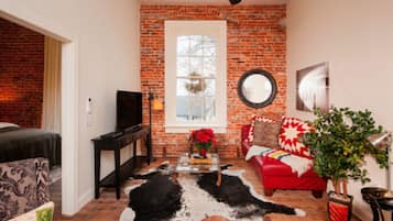 Room, 1 King Bed (Madison) | 1 bedroom, premium bedding, desk, iron/ironing board