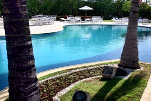 Outdoor pool - Riverside Hotel (Lauro de Freitas)