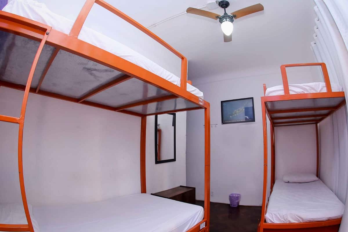 Shared Dormitory, Mixed Dorm (4 beds Pão de Açúcar) | Free WiFi, bed sheets