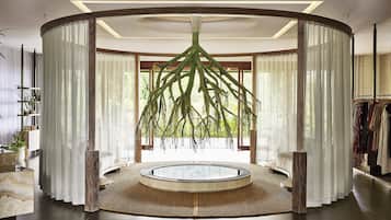 Couples treatment rooms, sauna, hot tub, steam room, body treatments