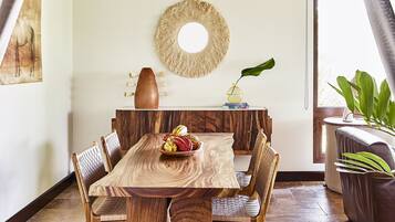 Habitación (Casona con Piscina) | Servicio de comidas en la habitación