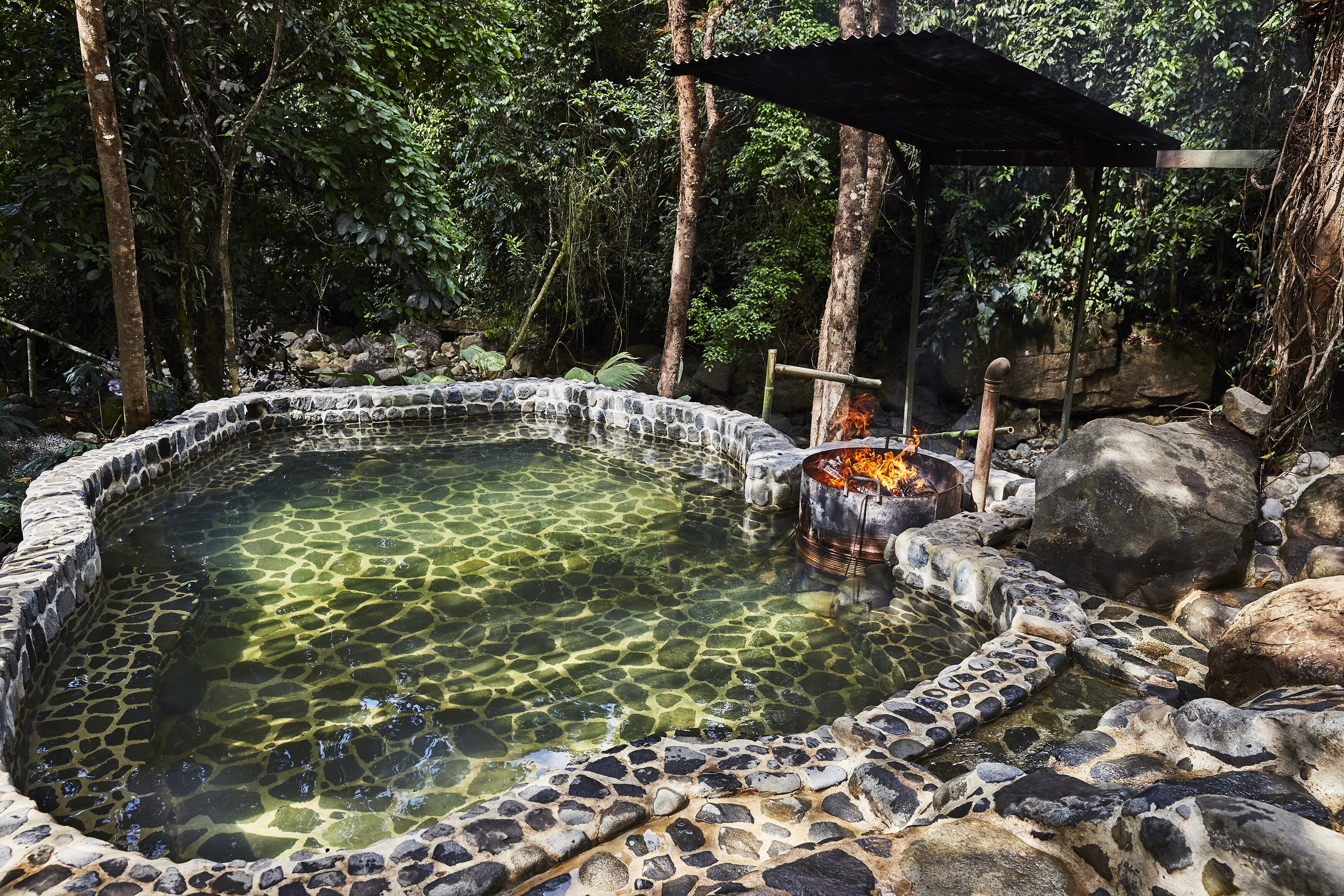 Couples treatment rooms, sauna, hot tub, steam room, body treatments