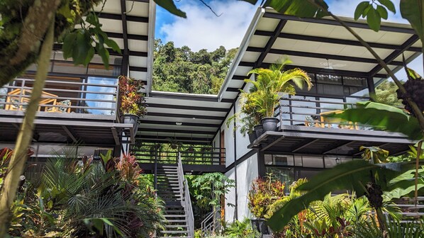 Signature Cabin, 1 King Bed with Sofa bed, Hot Tub, Mountain View | In-room safe, desk, free WiFi, bed sheets - Las Terrazas De Dana Boutique Lodge (Mindo)