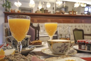 Tägliches inbegriffenes Frühstücksbuffet