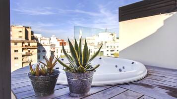 Bain à remous extérieur