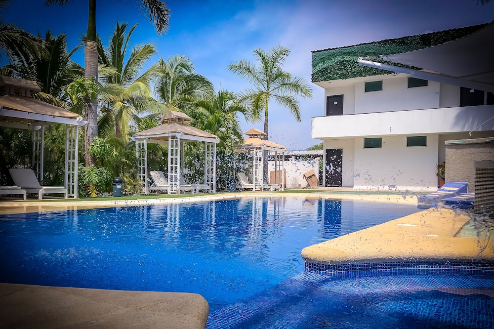 Sara Suites Ixtapa