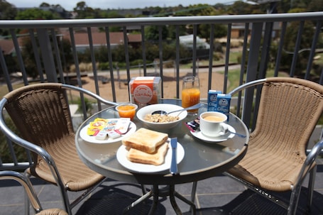 One Bedroom Apartment | Balcony. Quest Frankston