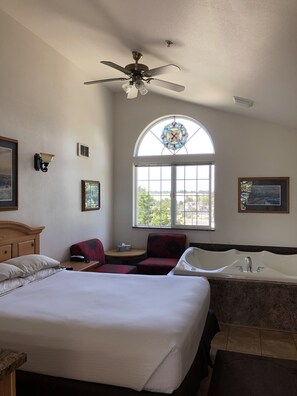 Decoración personalizada, muebles diferentes y cortinas blackout 