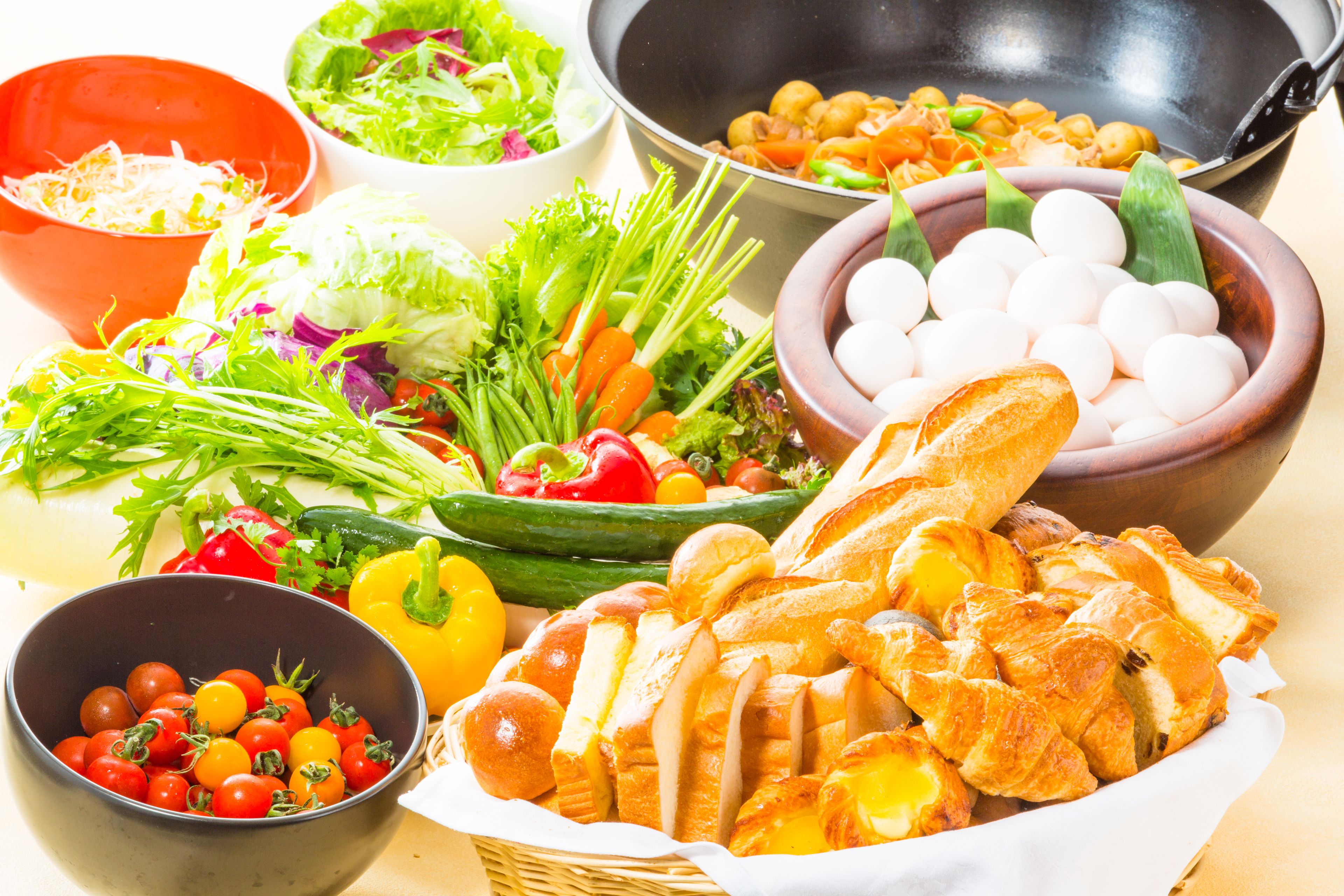 Daily buffet breakfast (JPY 3000 per person)