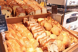 Päivittäinen buffetaamiainen maksusta