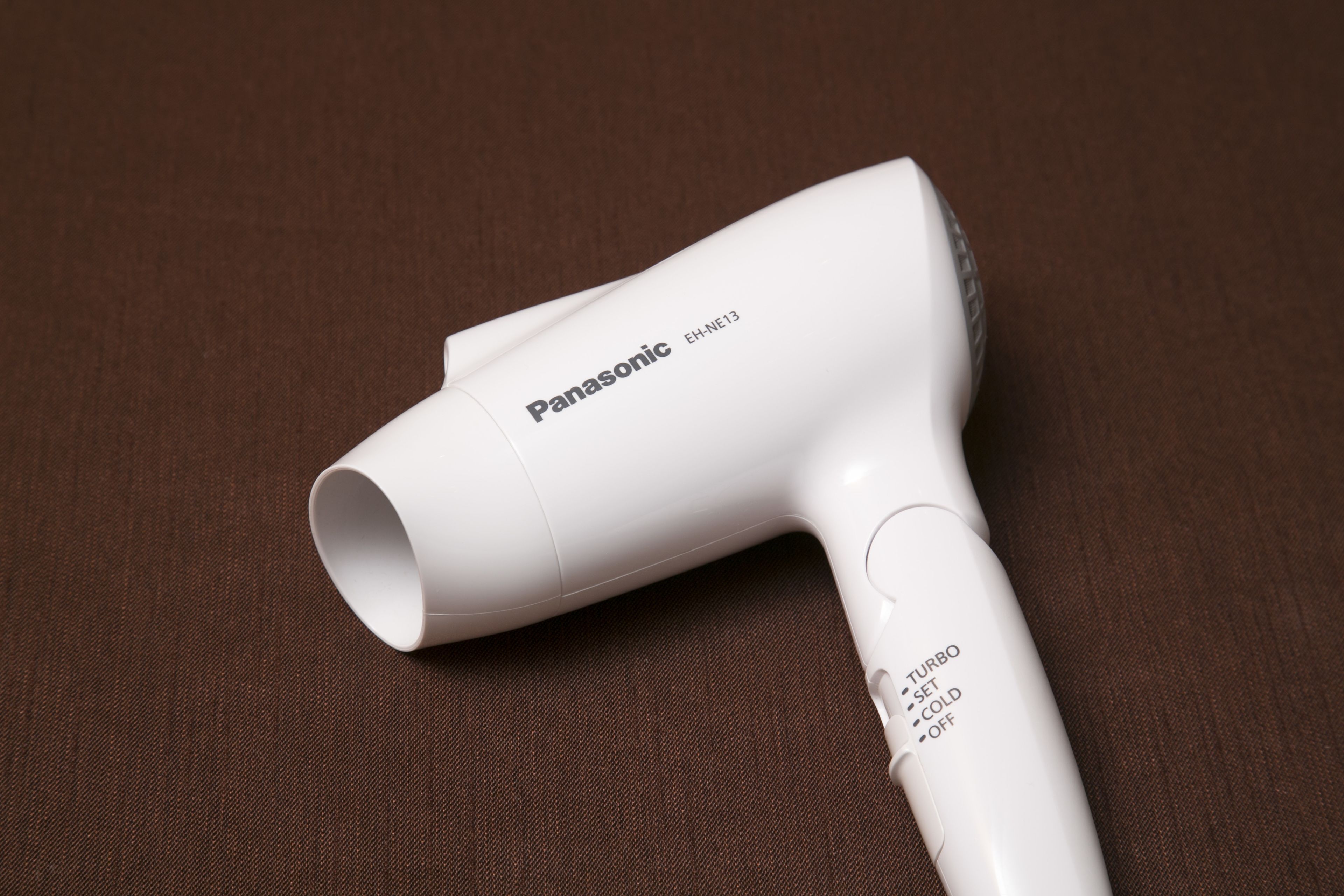 combined shower/bathtub, deep-soaking bathtub, rainfall showerhead