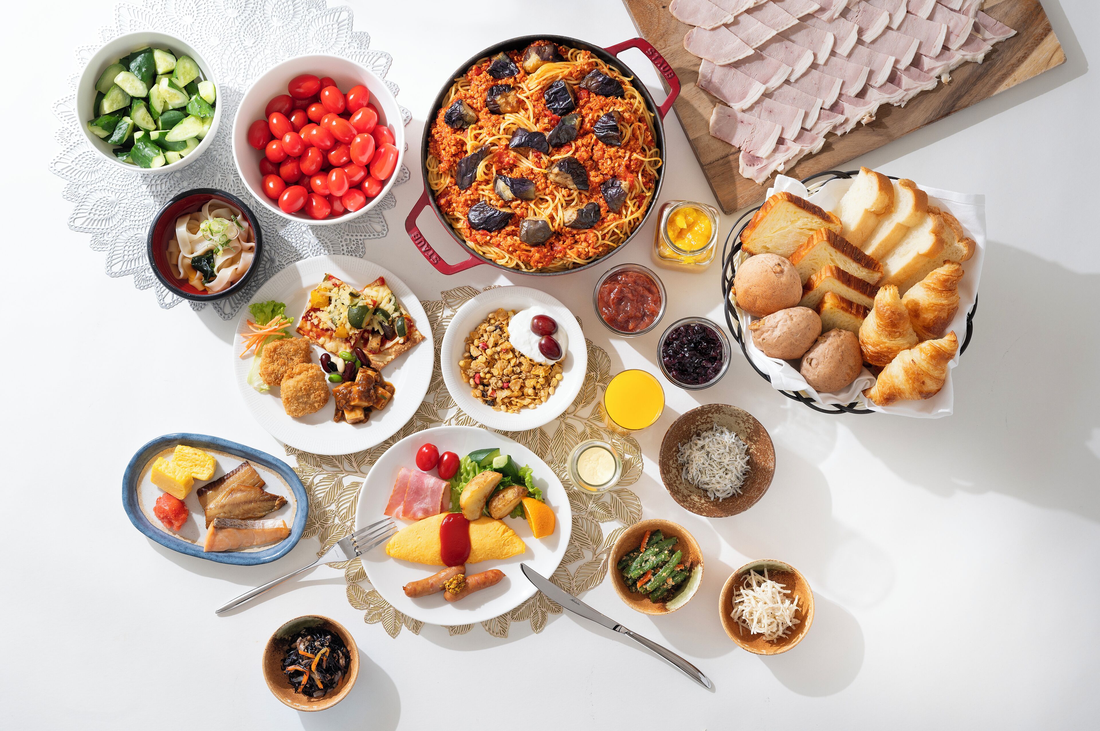 daily buffet breakfast (jpy 2800 per person)